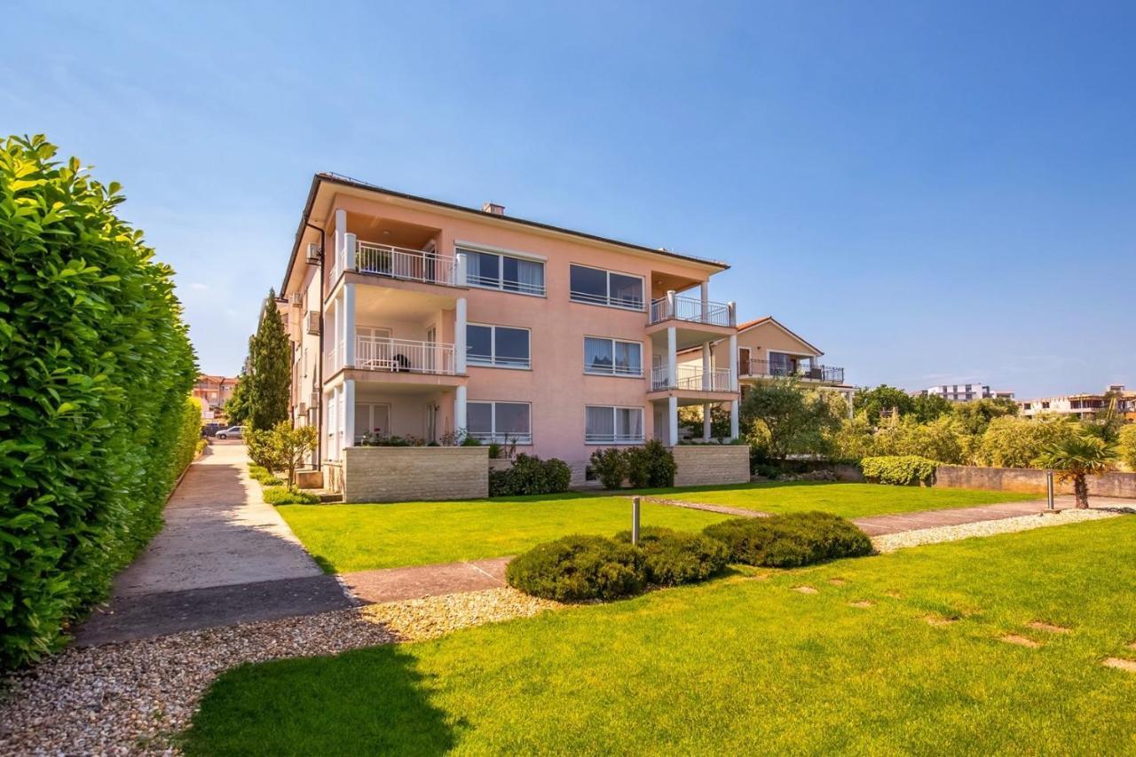 Apartment Balu 16 Near The Beach Вантачичи Экстерьер фото